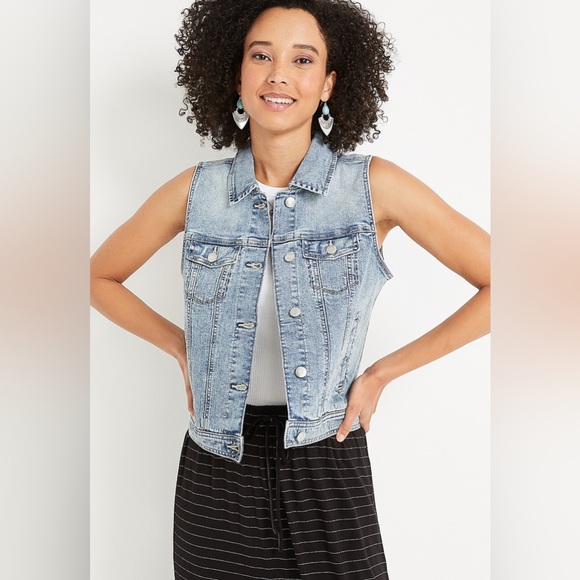 Maurices Jackets & Blazers - Maurices Light Blue Denim Vest Size L EUC